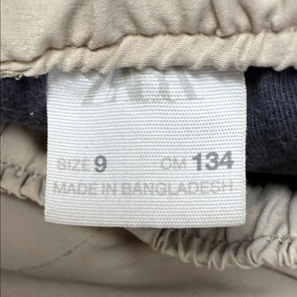 Zara Kid’s Beige Cargo Jogger Pants with Utility Pockets size 9  Inner Lining